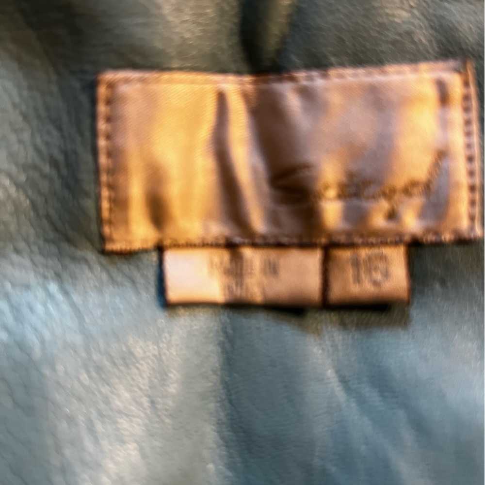 100% Leather Jacket - Picture 4 of 4